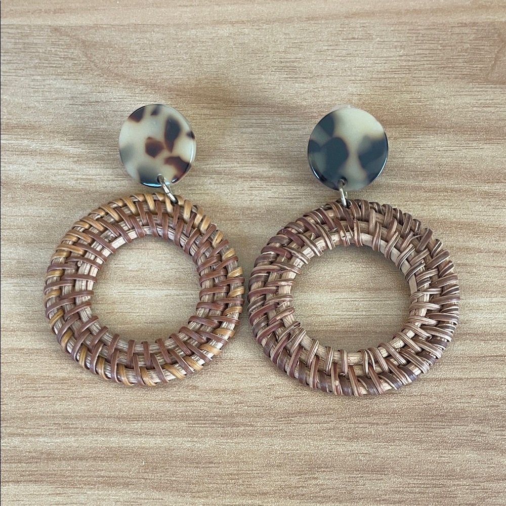 Woven Rattan Hoop Earrings with Tortoiseshell Top - Brown
